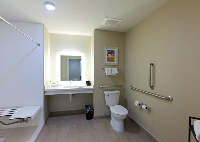 Express Sw - I-94 Medical Center By Ihg Hotel Fargo