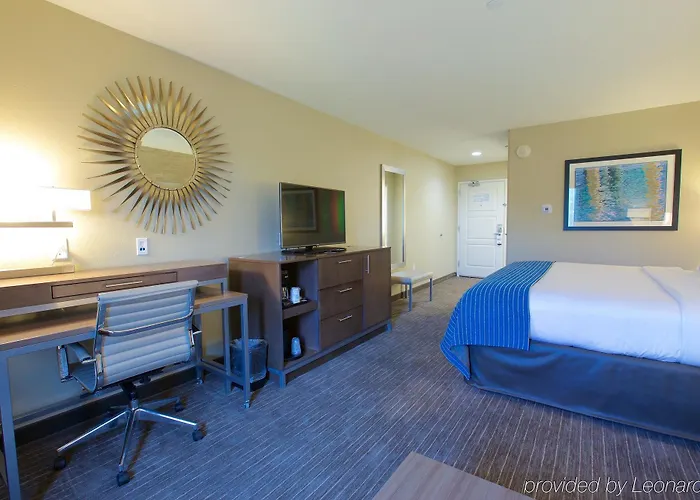 Express Sw - I-94 Medical Center By Ihg